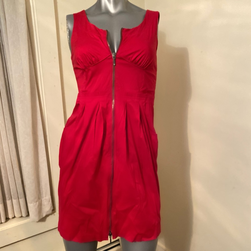 Fitted front zip red dress